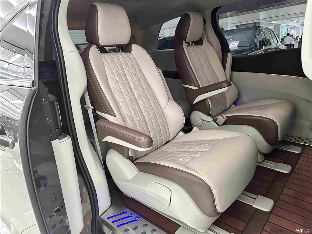 Buick GL8, 2023 12
