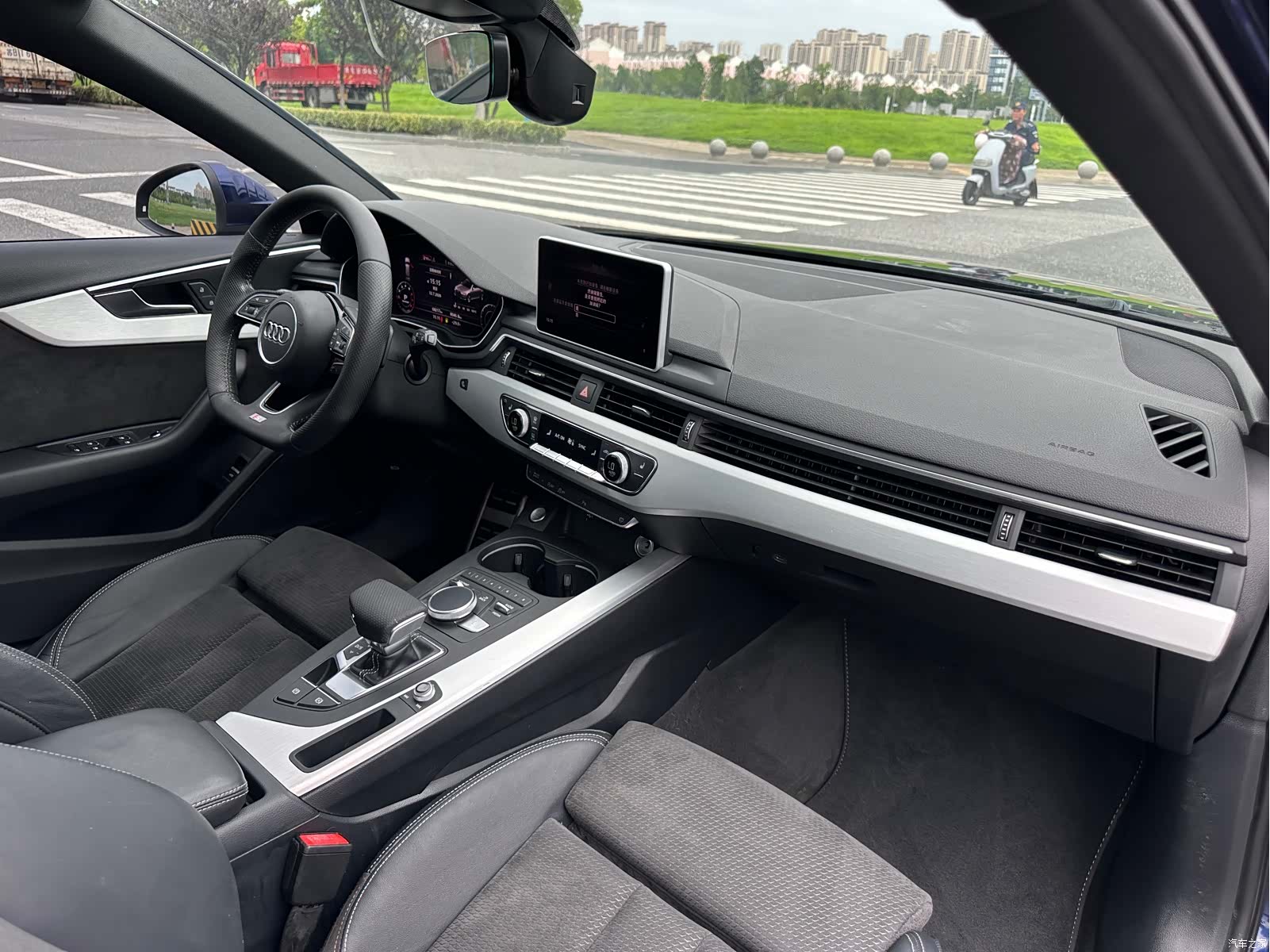 Audi A4, 2019 18