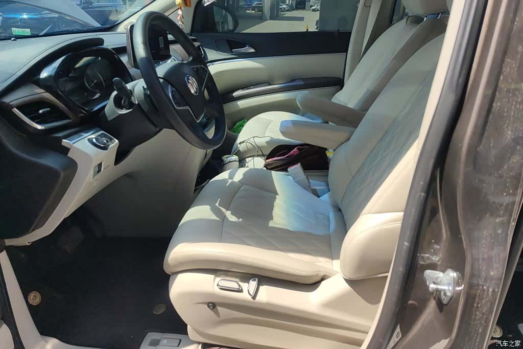 Buick GL8, 2023 9