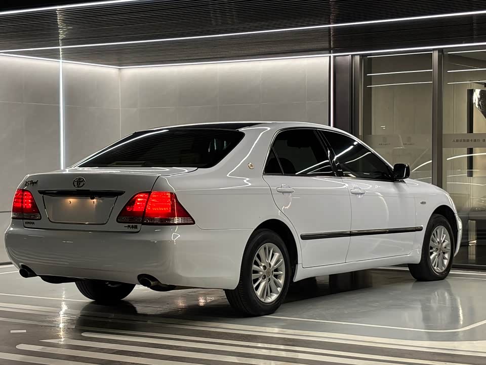 Toyota crown