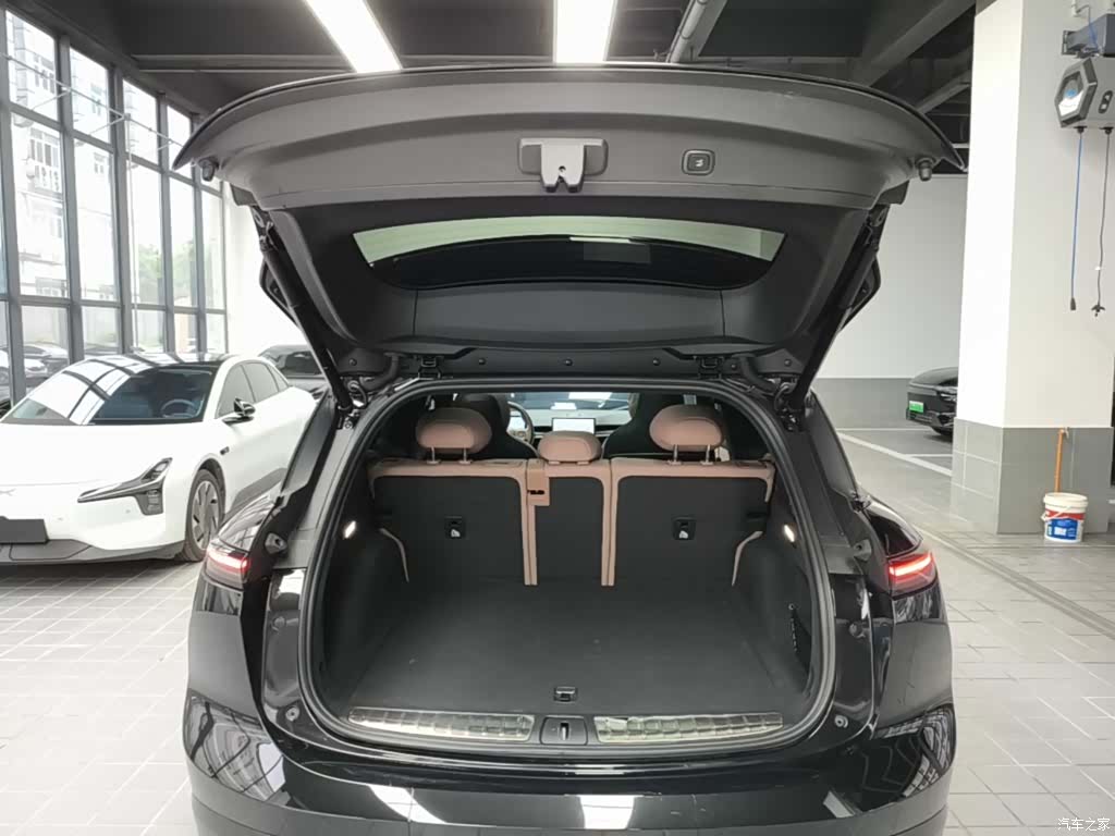 NIO ES6, 2024 19