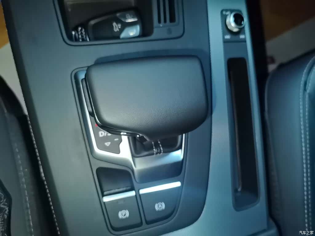 Audi Q5L, 2022 14