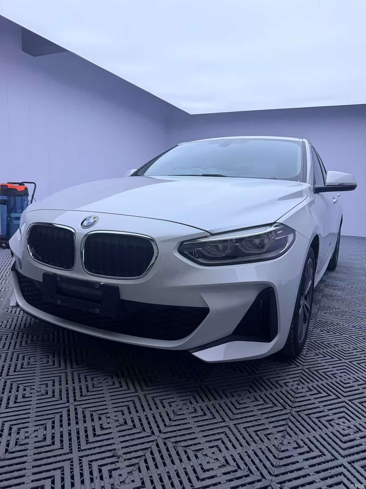 BMW 1 Series, 2022 3