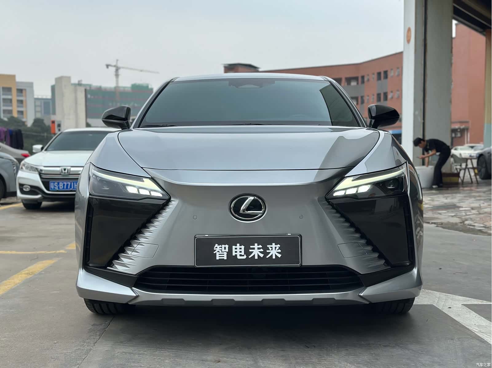 Lexus RZ, 2023 2