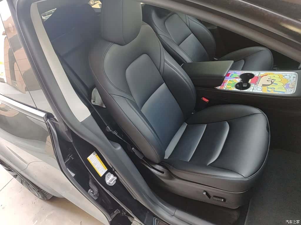 Tesla Model Y, 2023 25