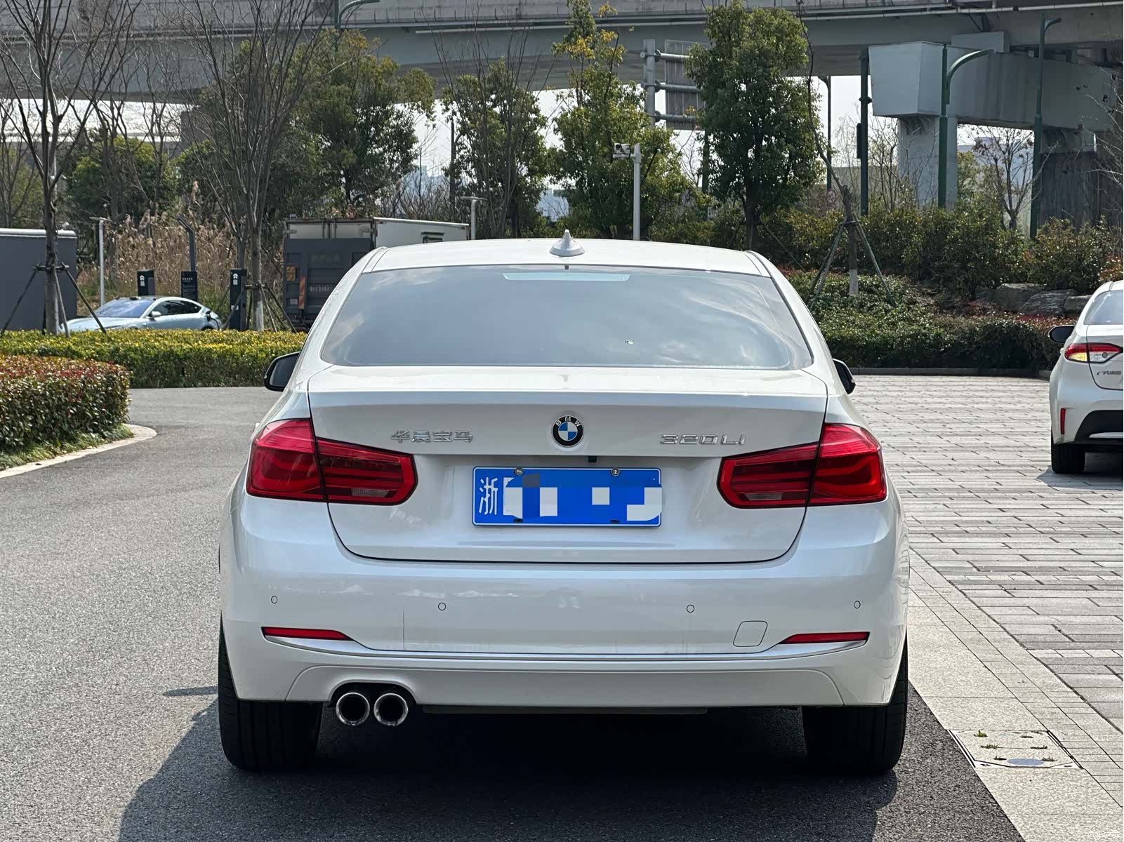 BMW 3 Series, 2018 все фото