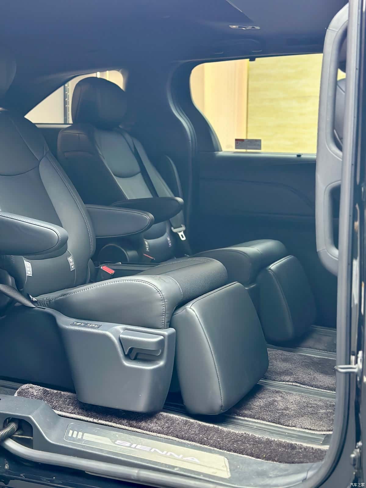 Toyota Sienna, 2025 6