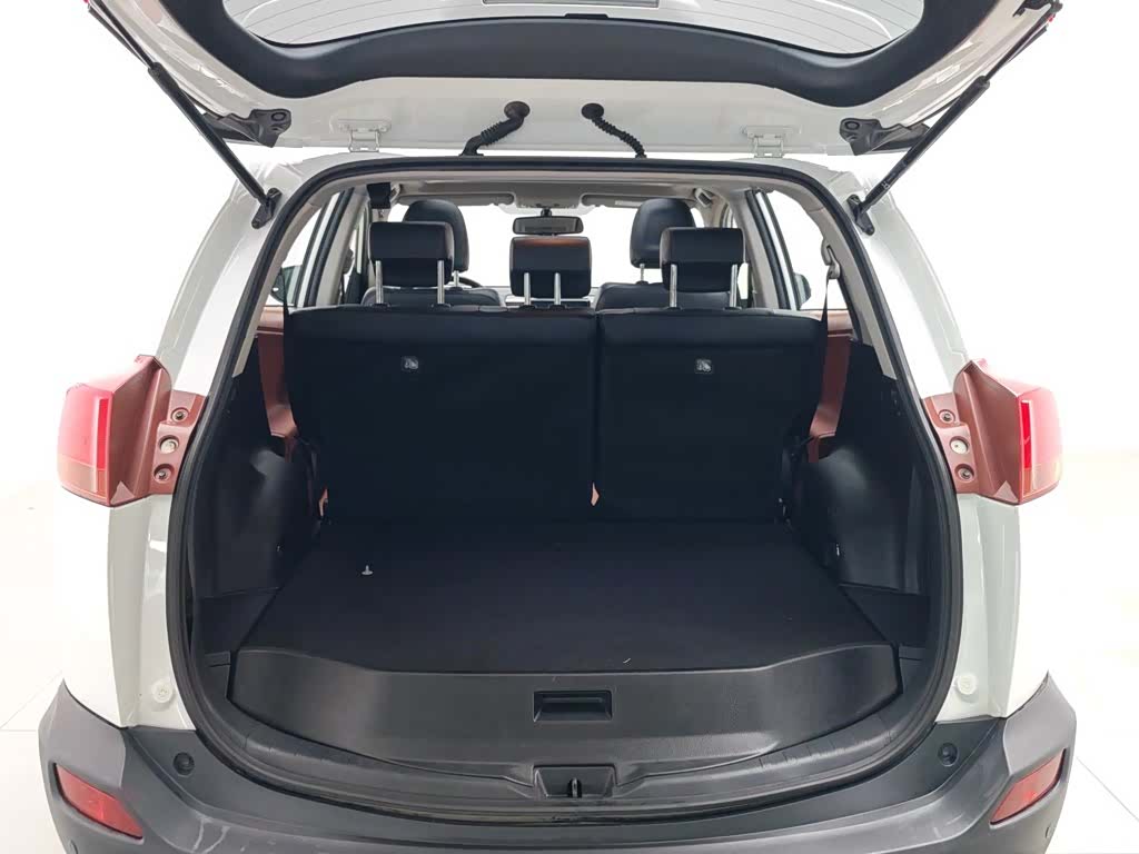 Toyota RAV4, 2014 16