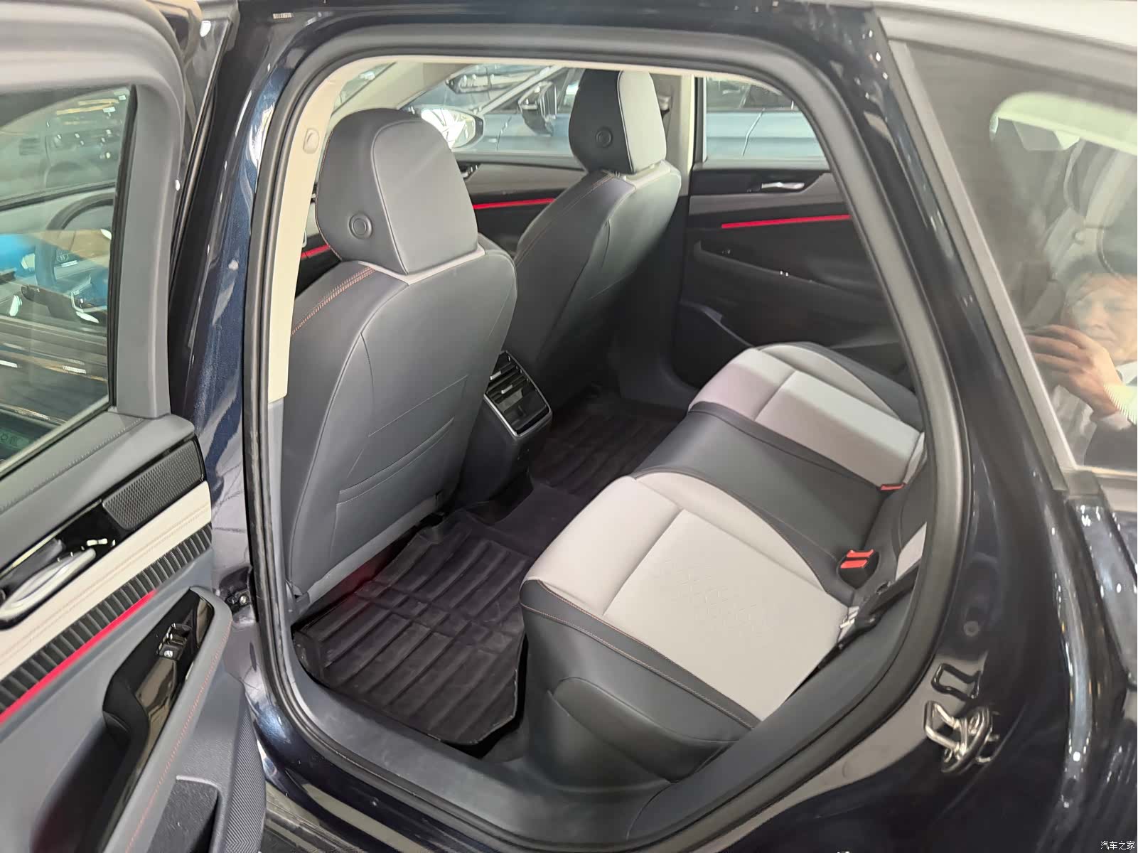 Volkswagen ID.7, 2024 6