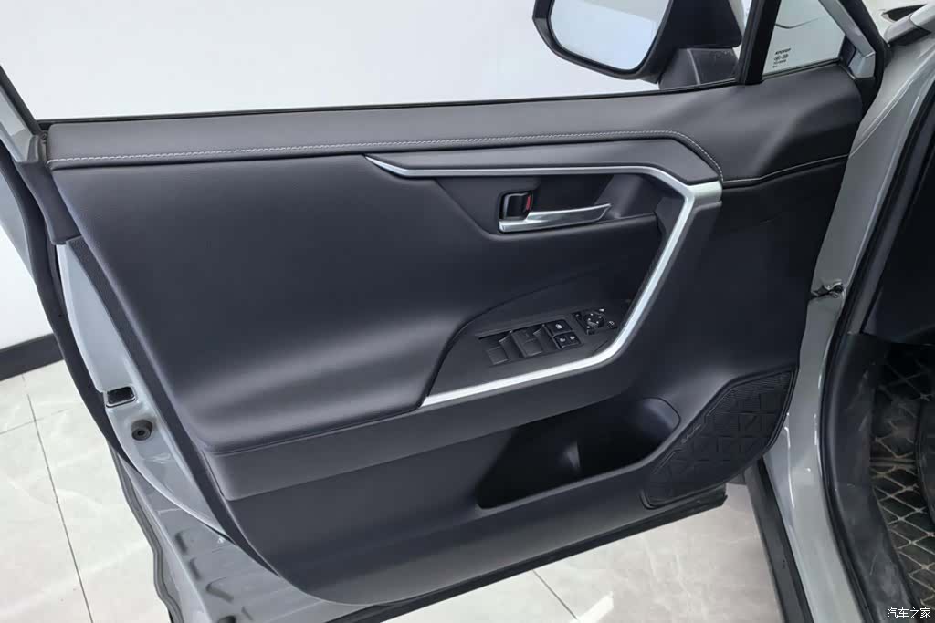 Toyota RAV4, 2020 7