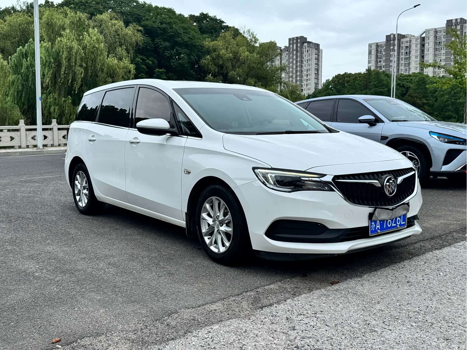 Buick GL6