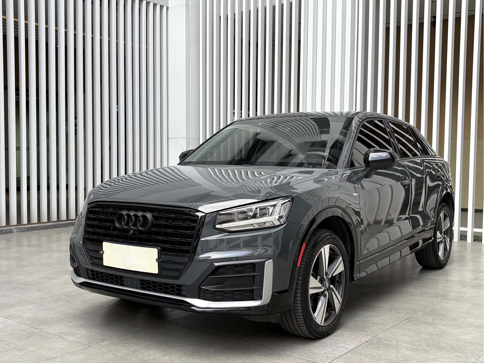 Audi Q2L, 2019 1