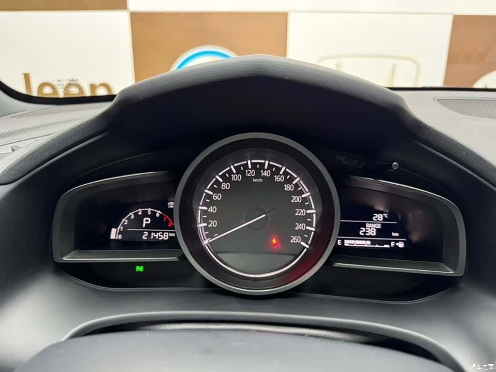 Mazda CX-4, 2023 23