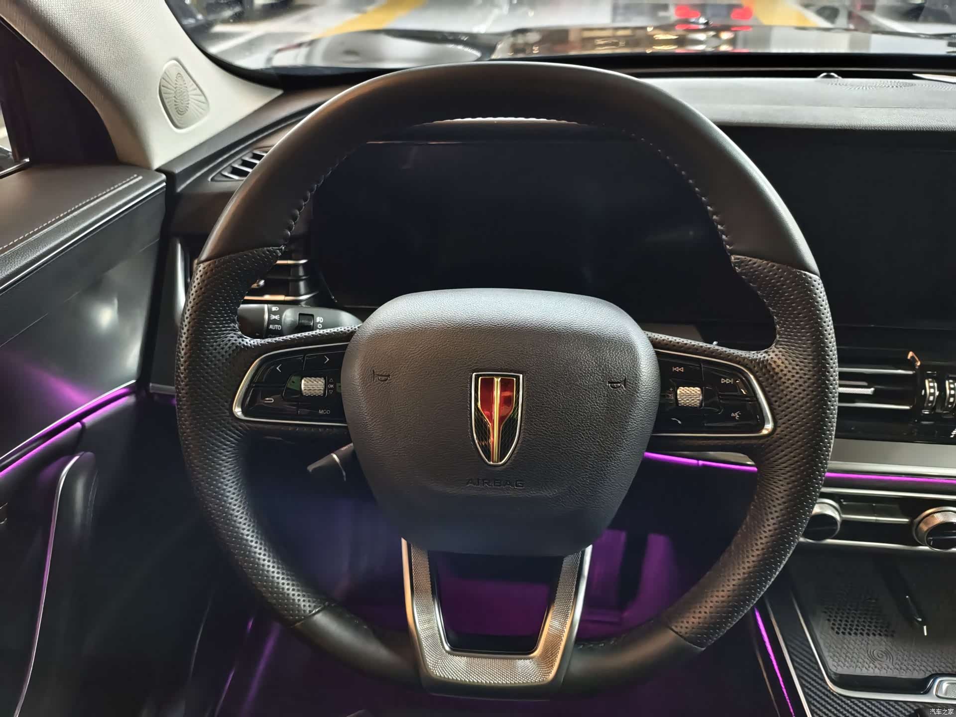Hongqi HS5, 2024 6