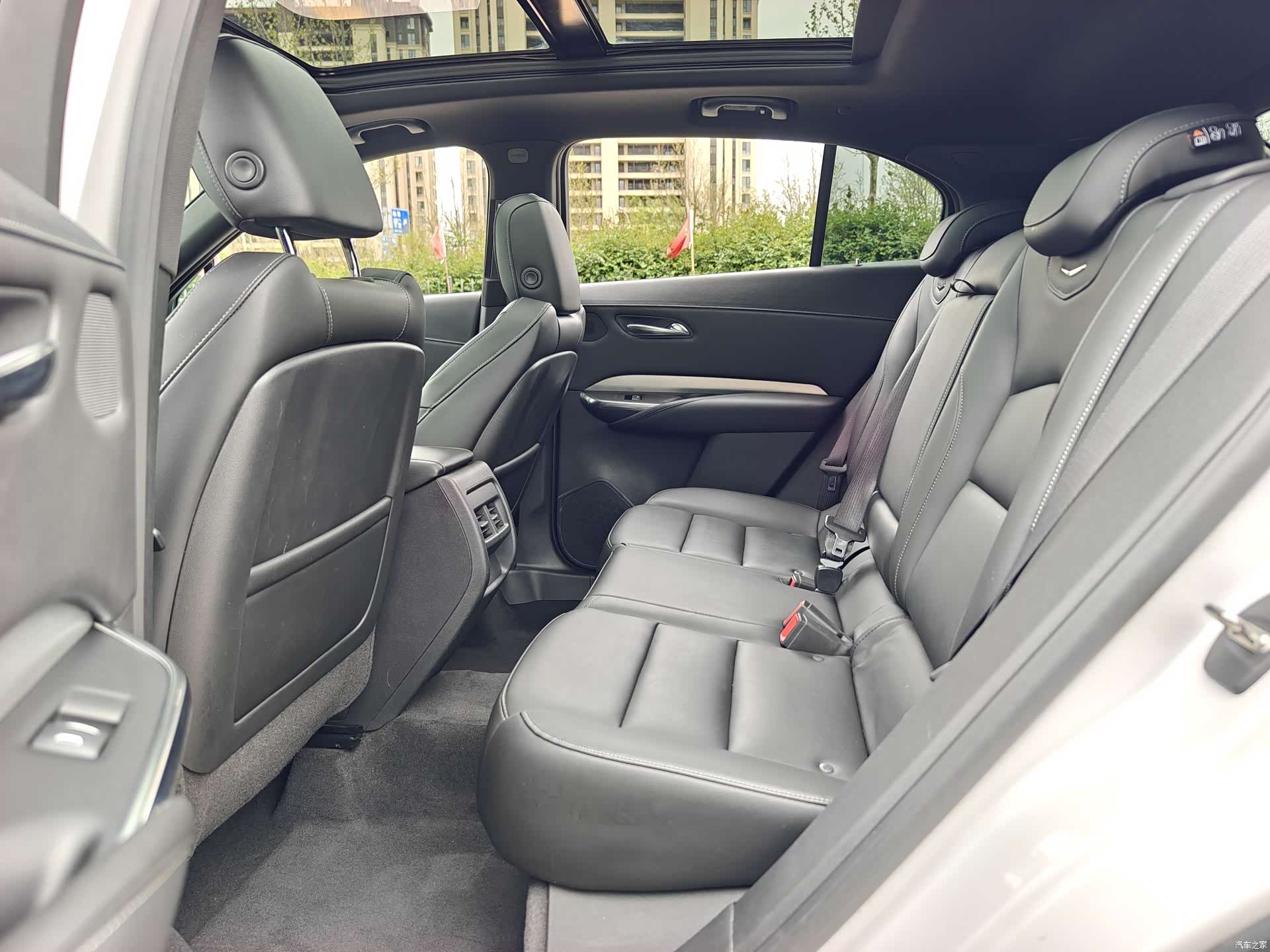 Cadillac XT4, 2019 10
