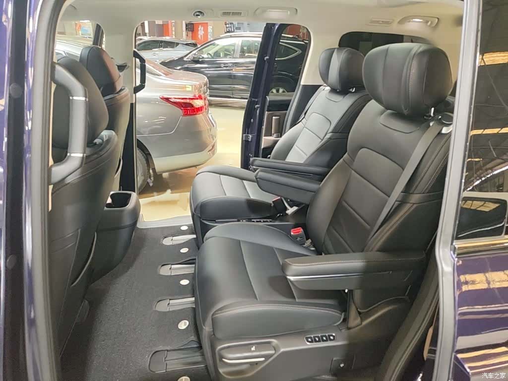 Trumpchi E8, 2024 17