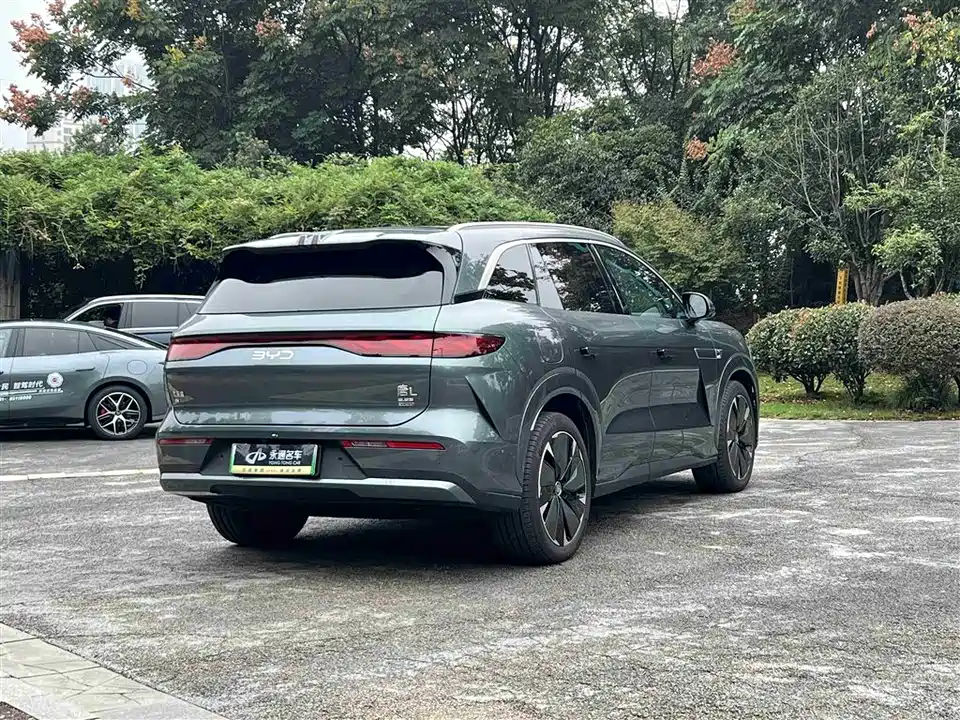 BYD Tang L