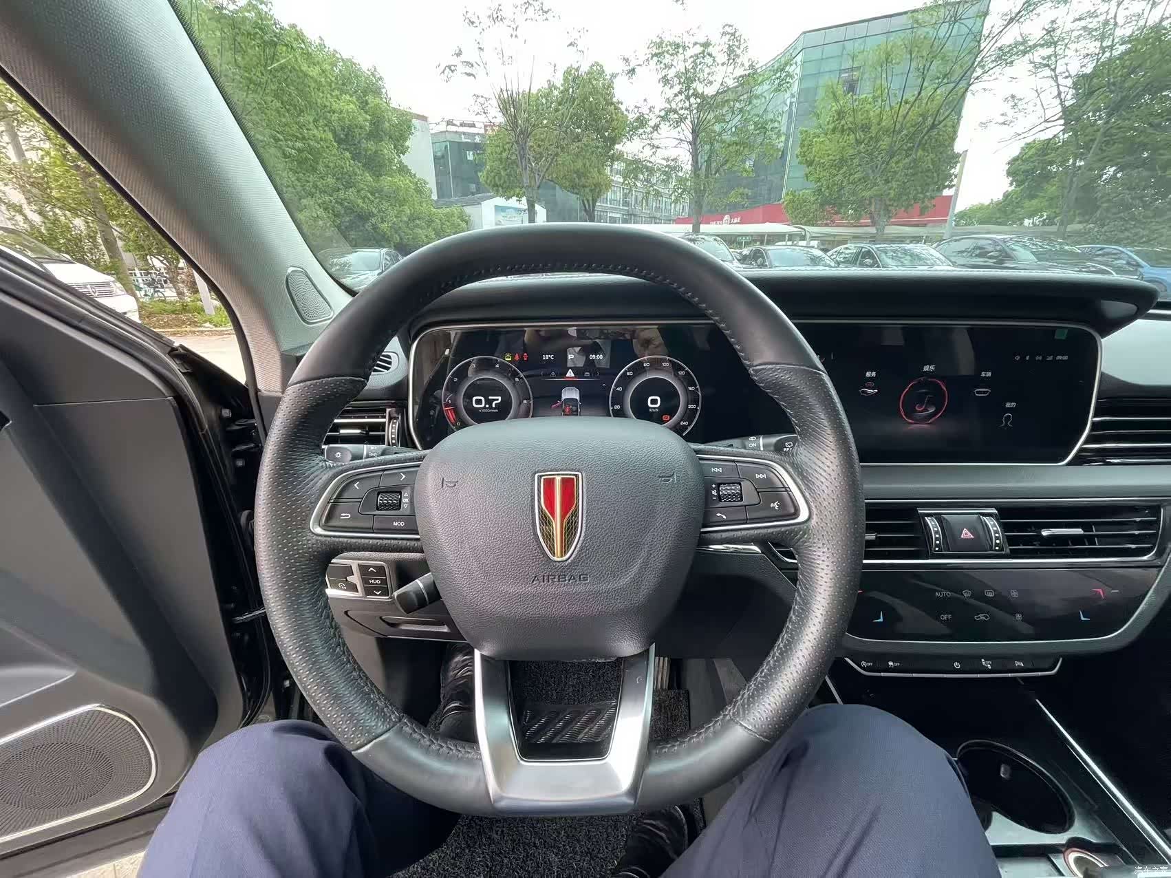 Hongqi HS5, 2023 9
