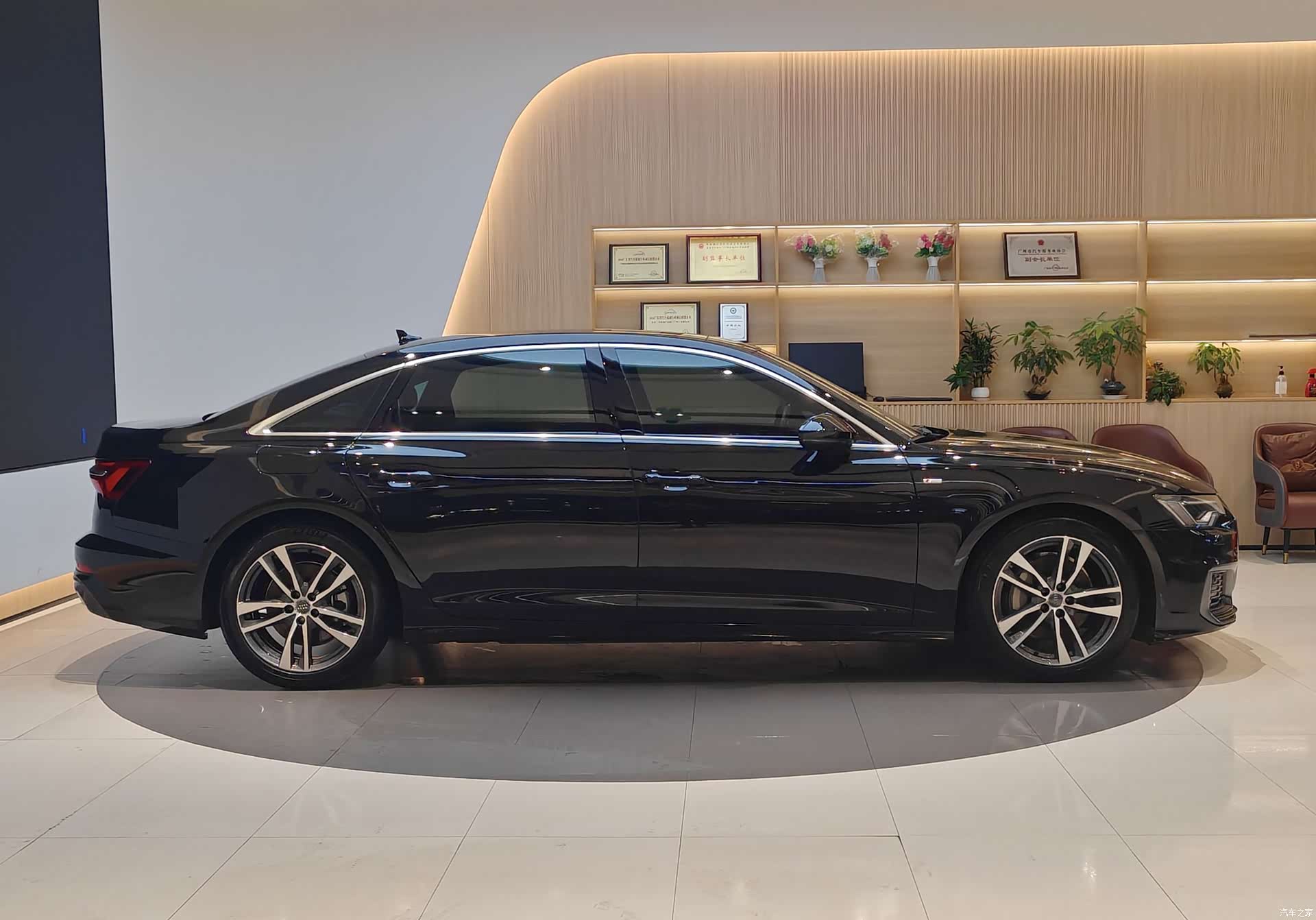 Audi A6L, 2020 13