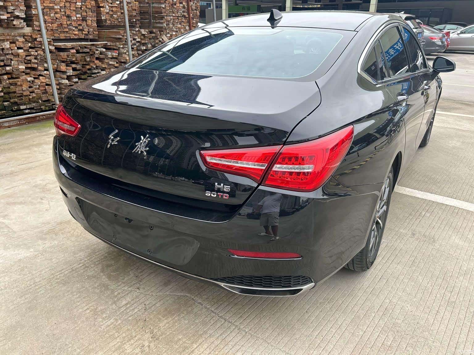 Hongqi H5, 2020 13