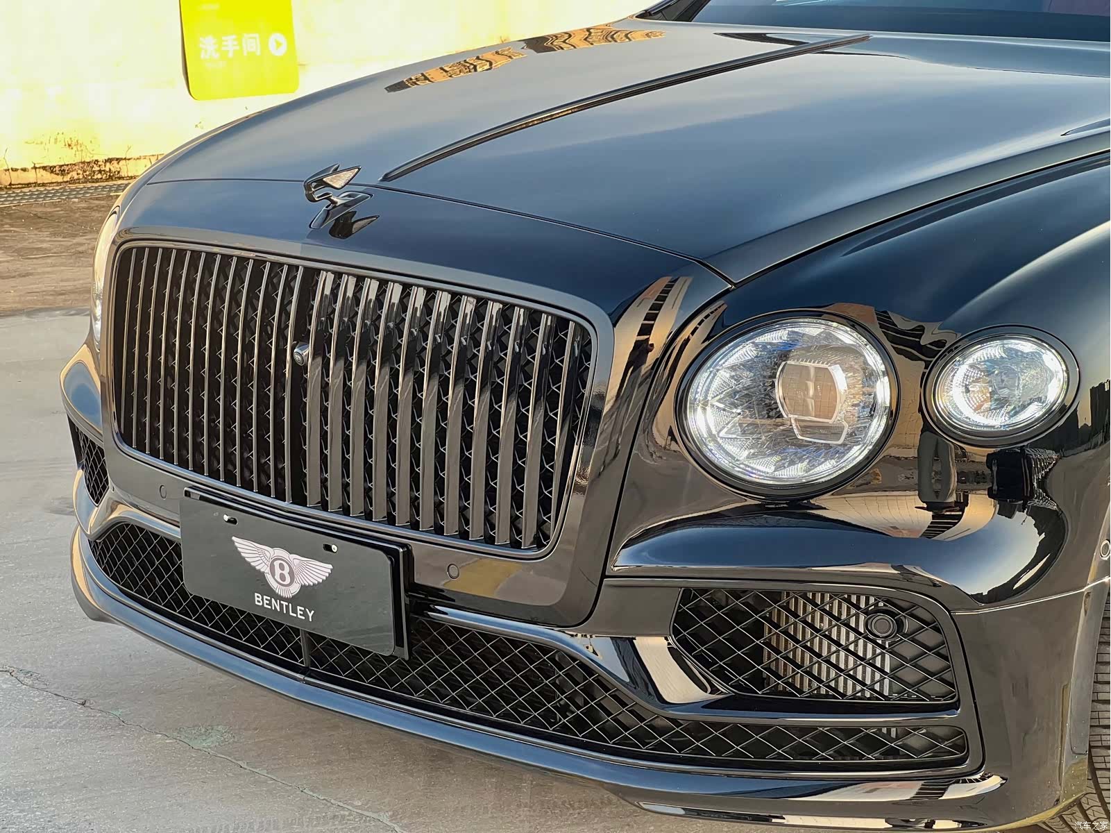 Bentley Flying Spur, 2022 21