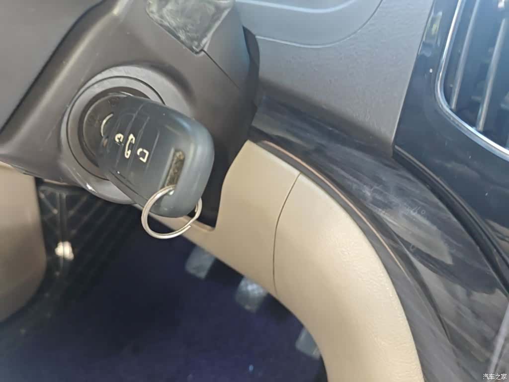 Wuling 730, 2015 9