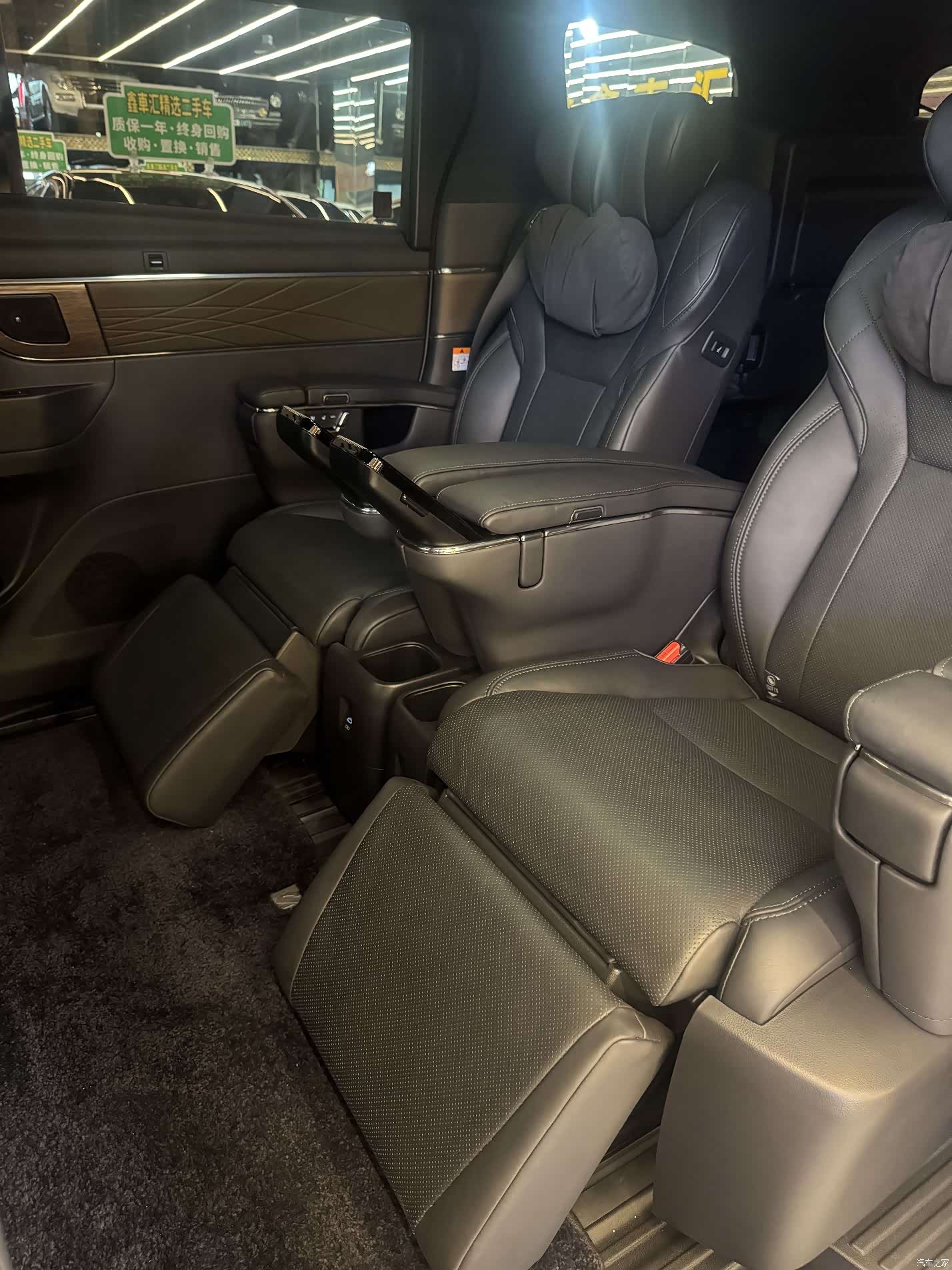 Toyota Alphard, 2024 17