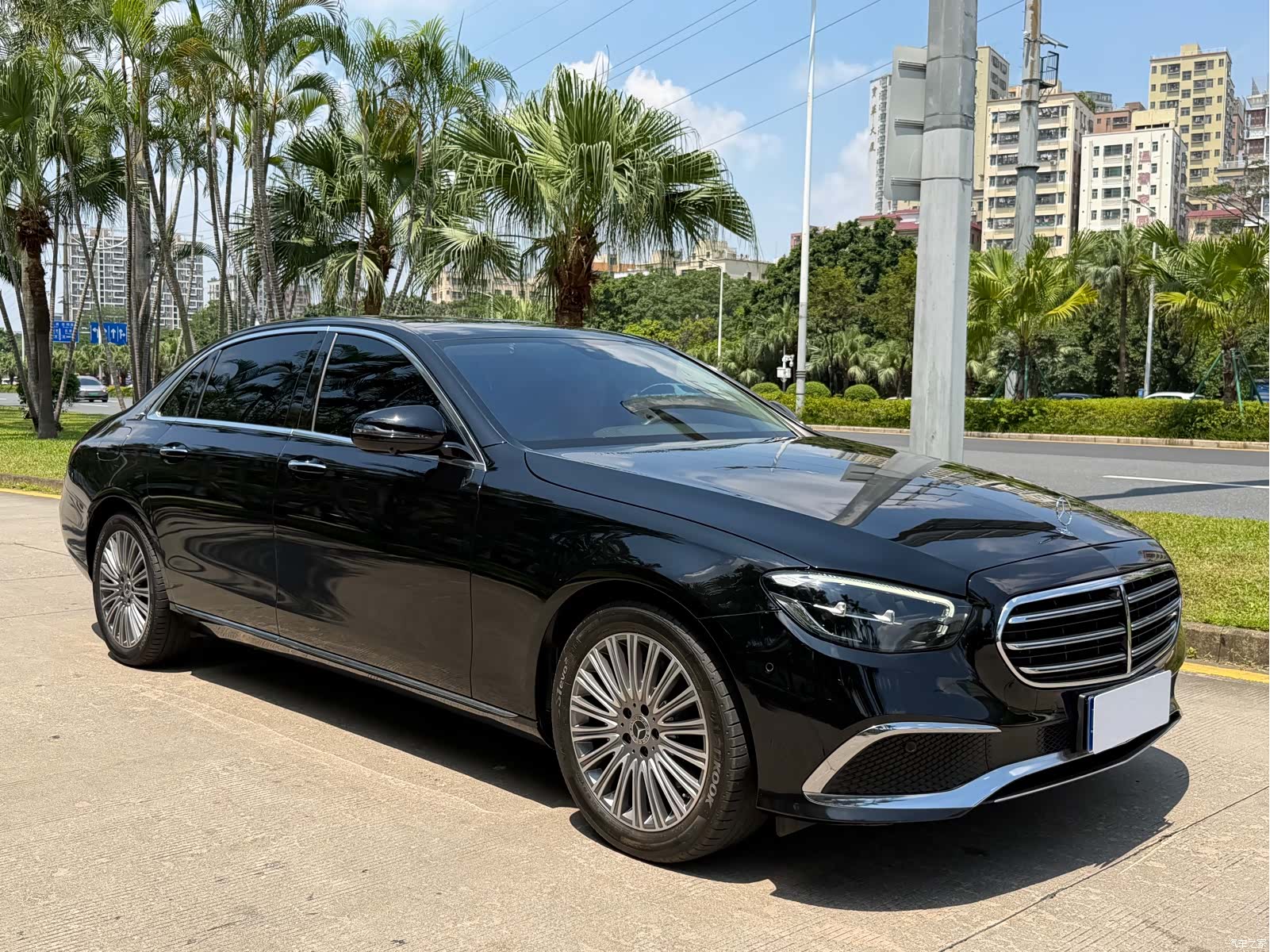 Mercedes-Benz E-Class, 2022 3