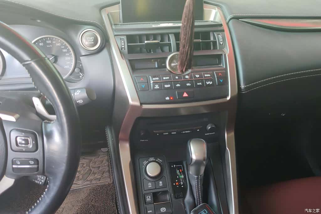 Lexus NX, 2017 13