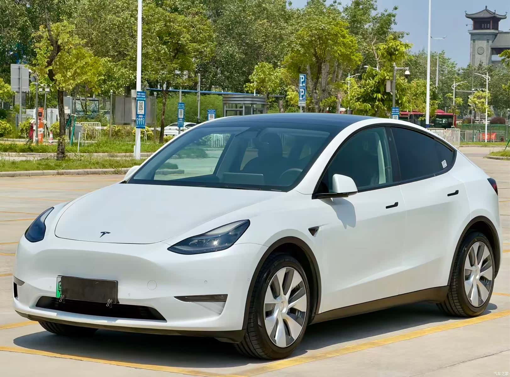 Tesla Model Y, 2021 1