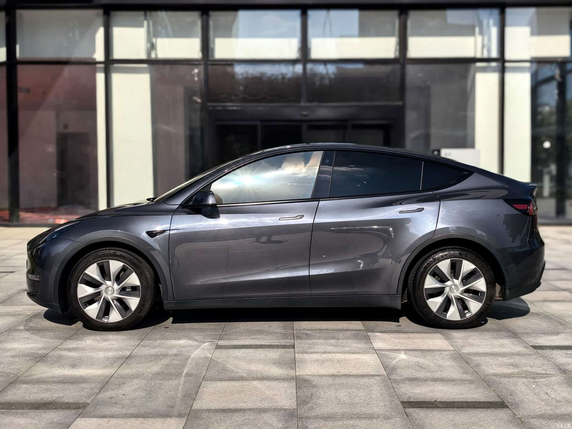 Tesla Model Y, 2021 8