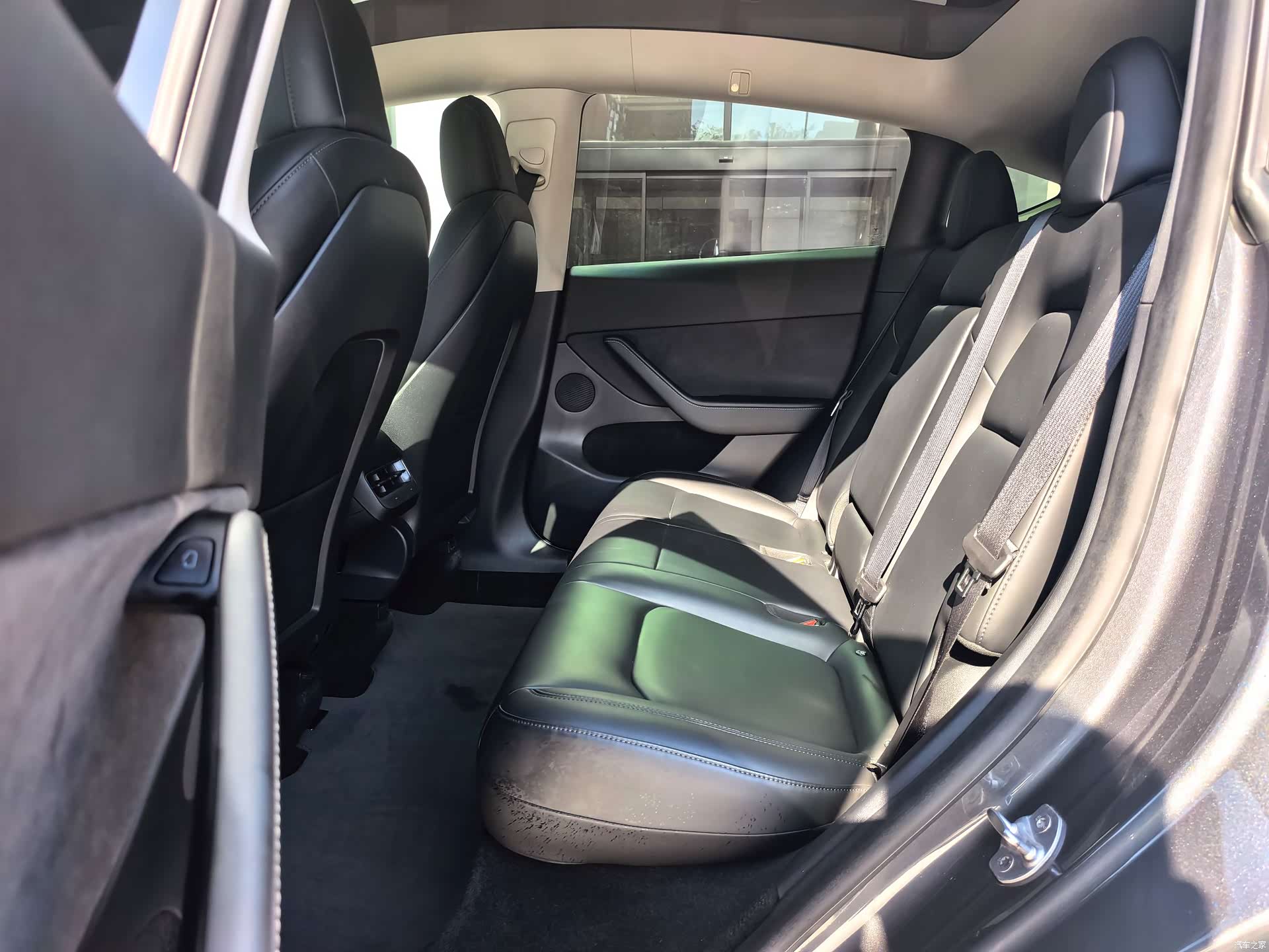 Tesla Model Y, 2021 14