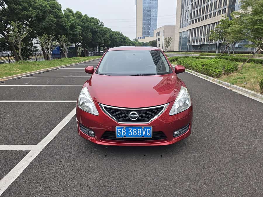 Nissan Tiida 2015, фото 1