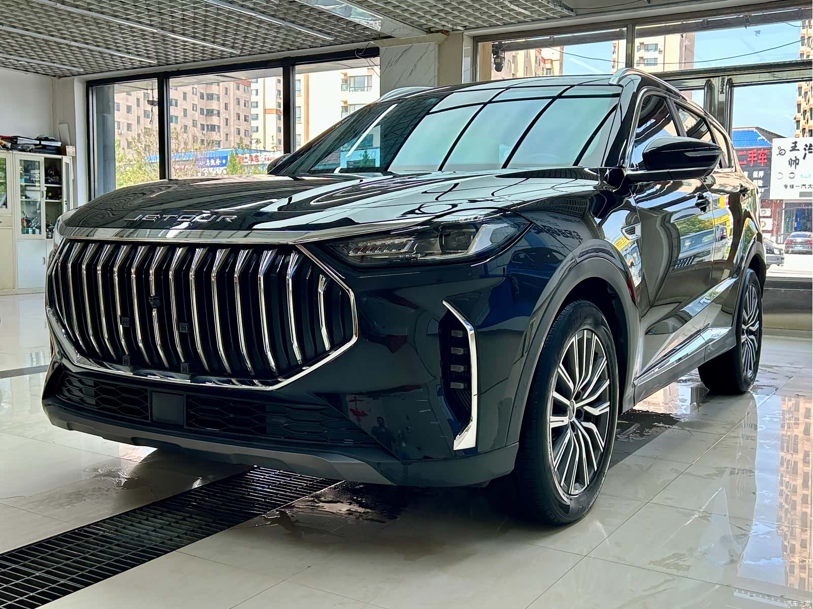 Jetour X70, 2023 1