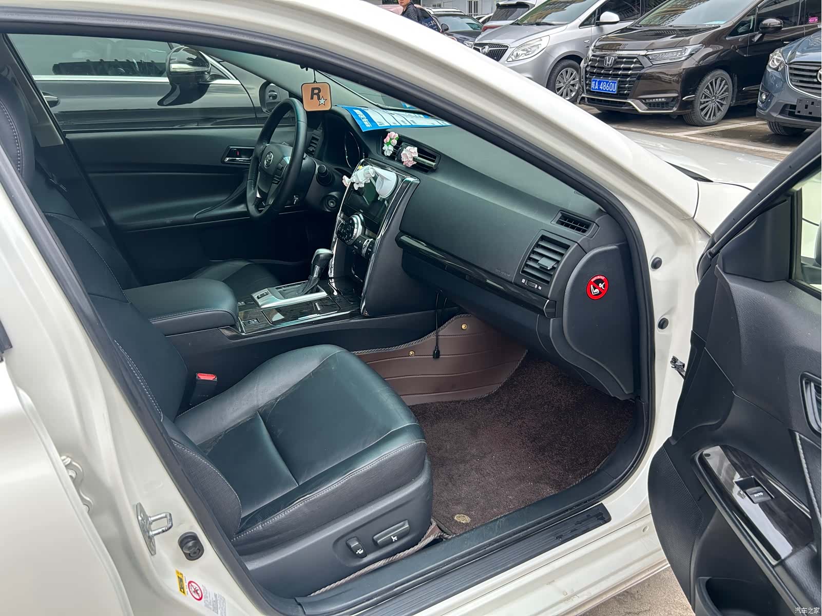 Toyota 2.5V, 2013 4