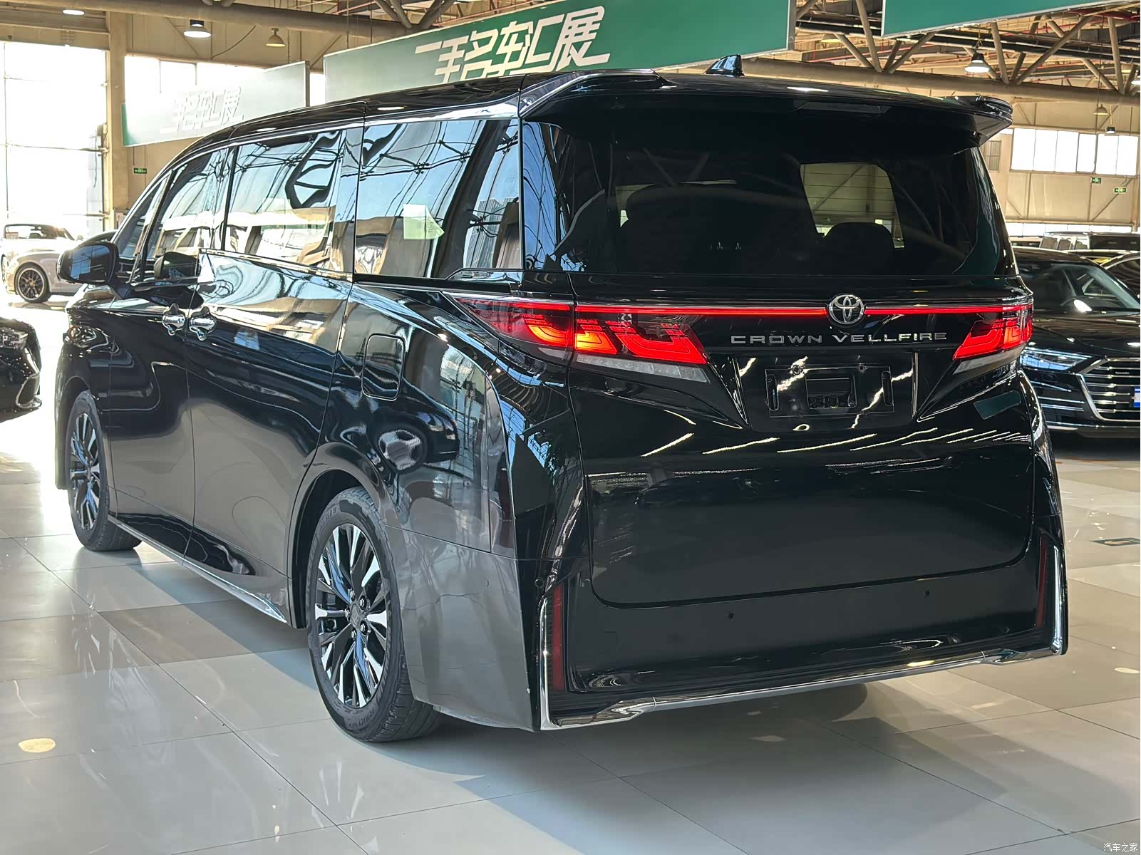 Toyota Vellfire, 2024 6