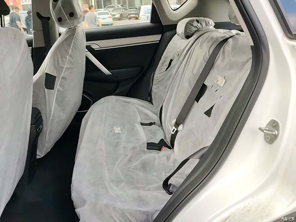 Geely Coolray, 2026 17