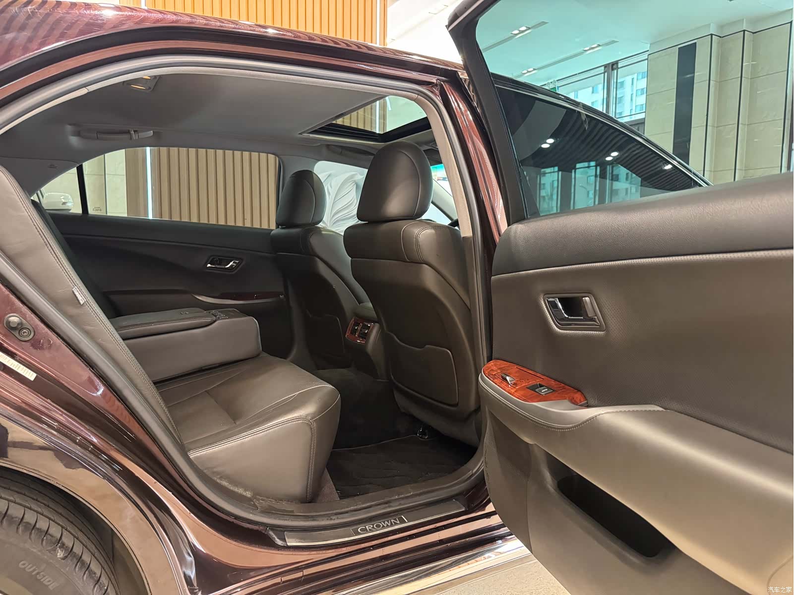 Toyota Crown, 2014 18