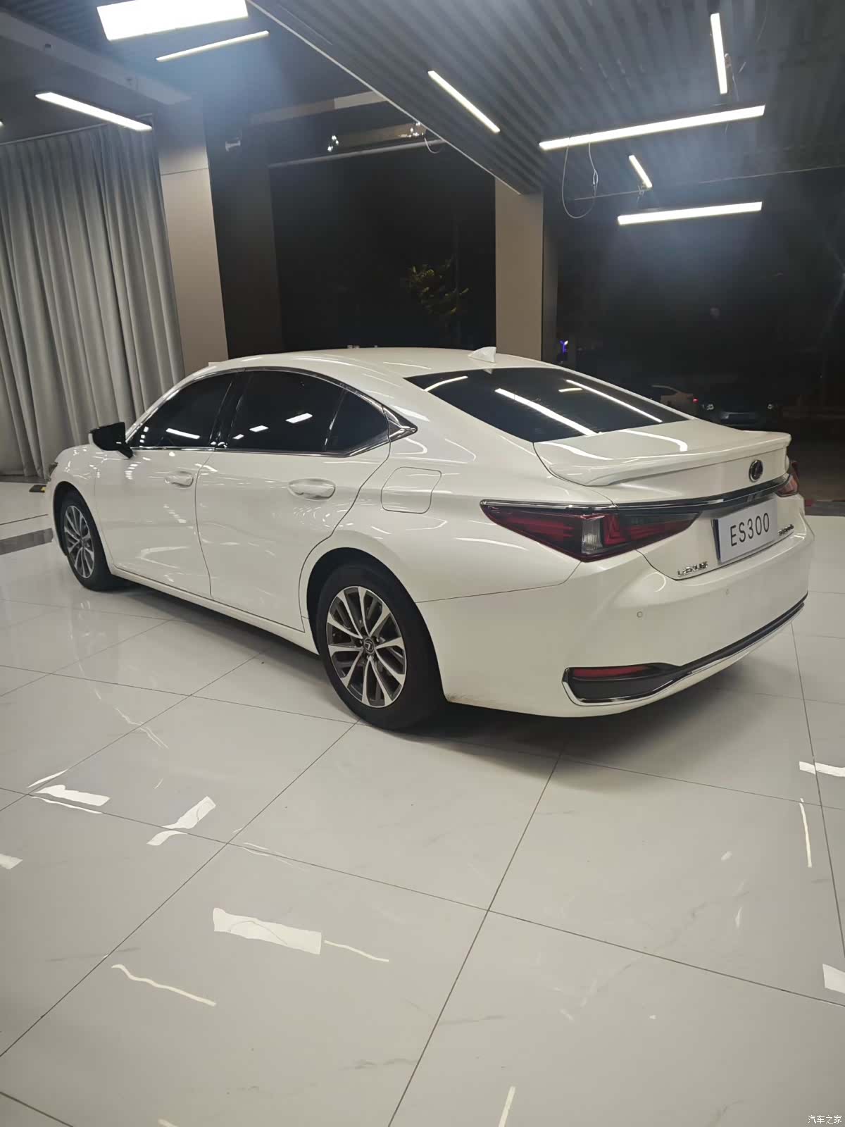 Lexus ES, 2023 7