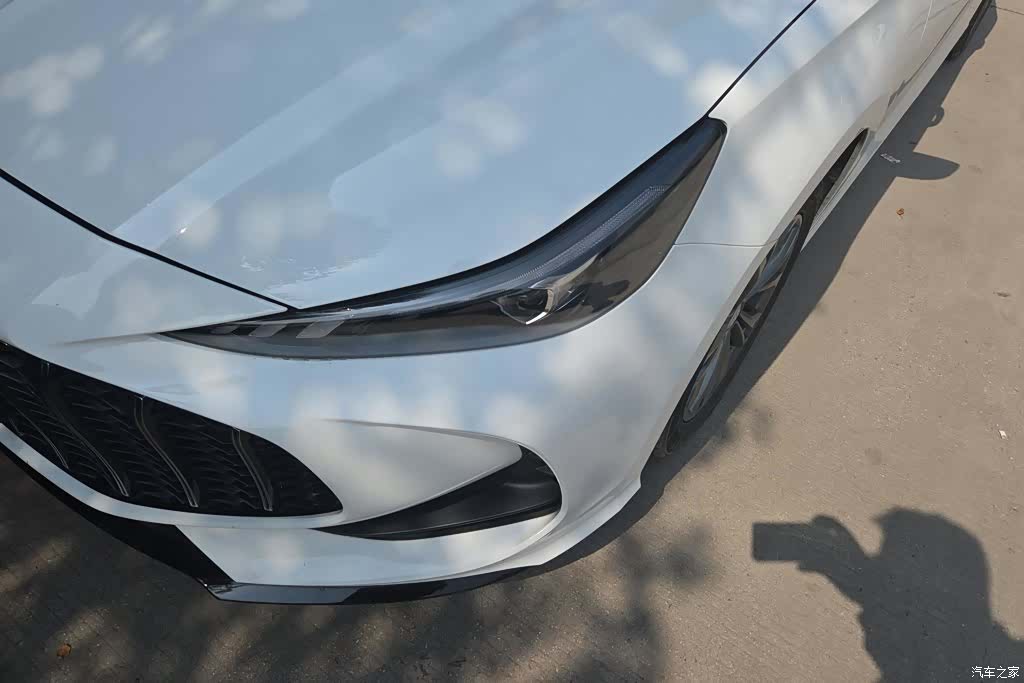 MG MG5, 2025 все фото