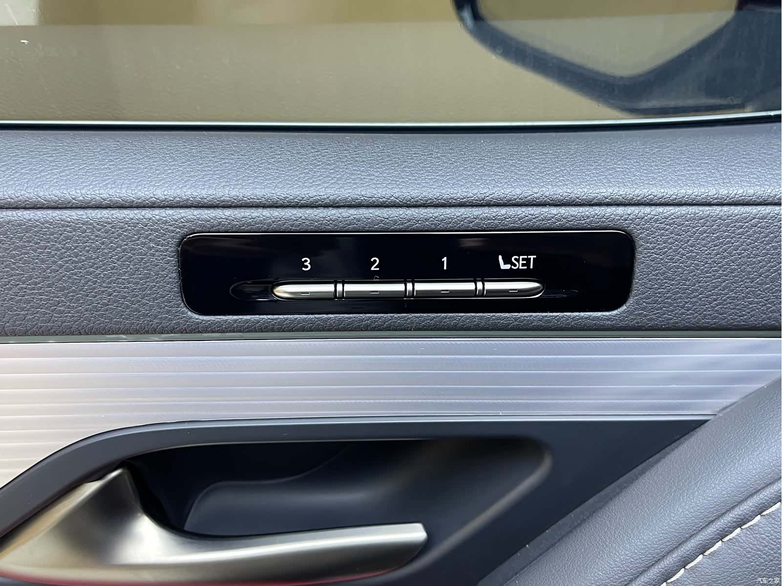 Lexus LX, 2023 12