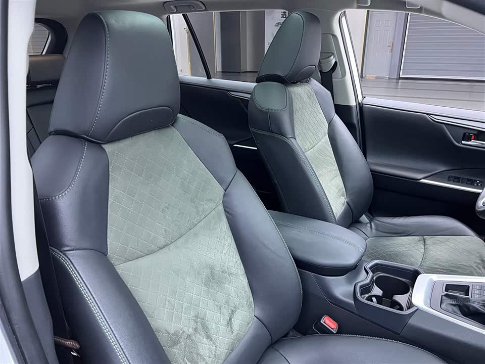 Toyota RAV4 Rongfang