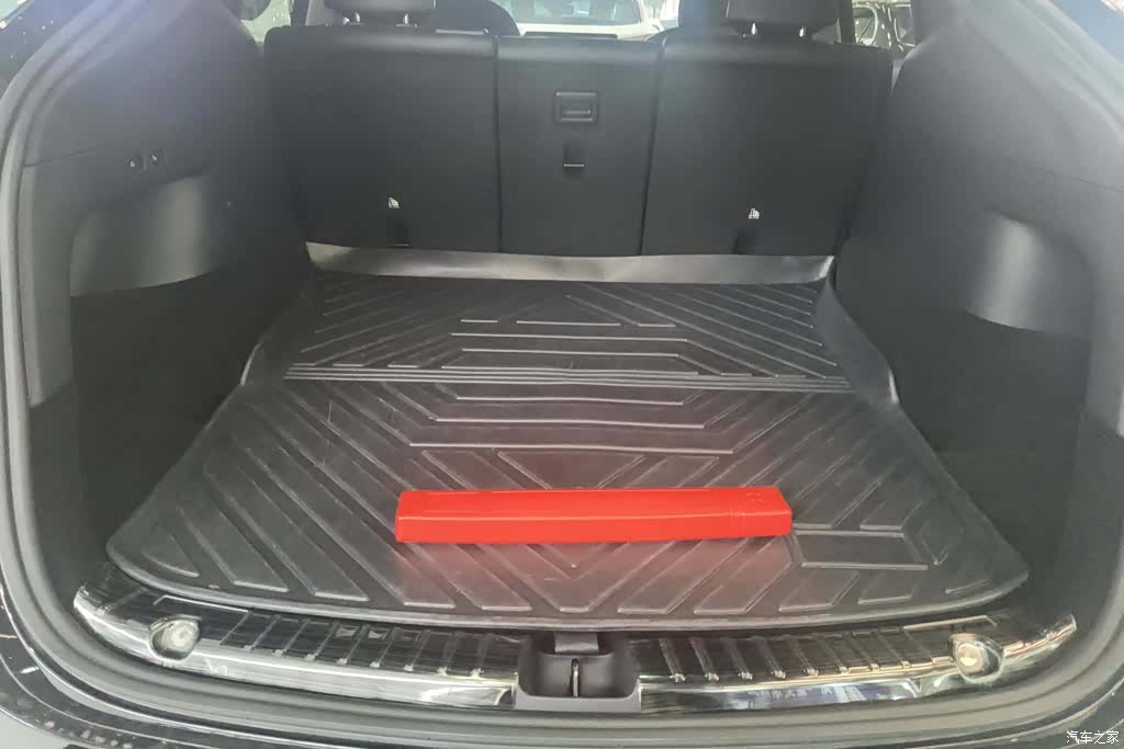 Tesla Model Y, 2021 4