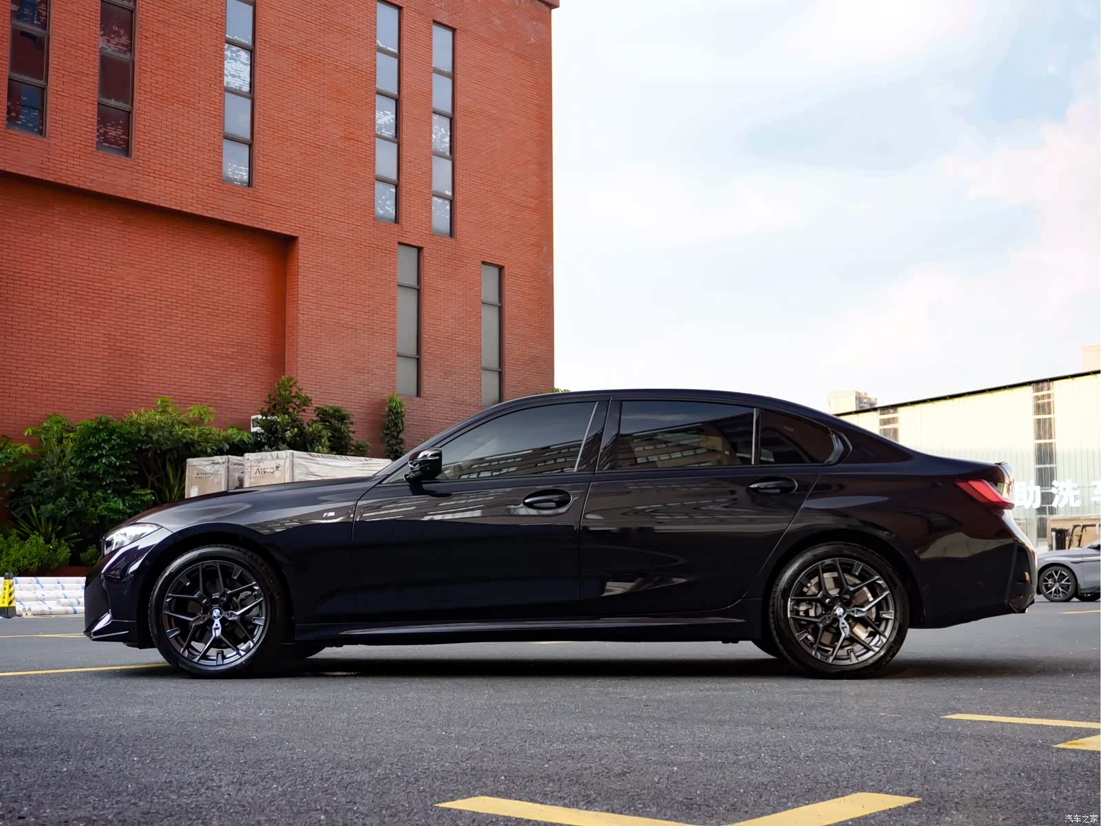 BMW 3 Series, 2025 7