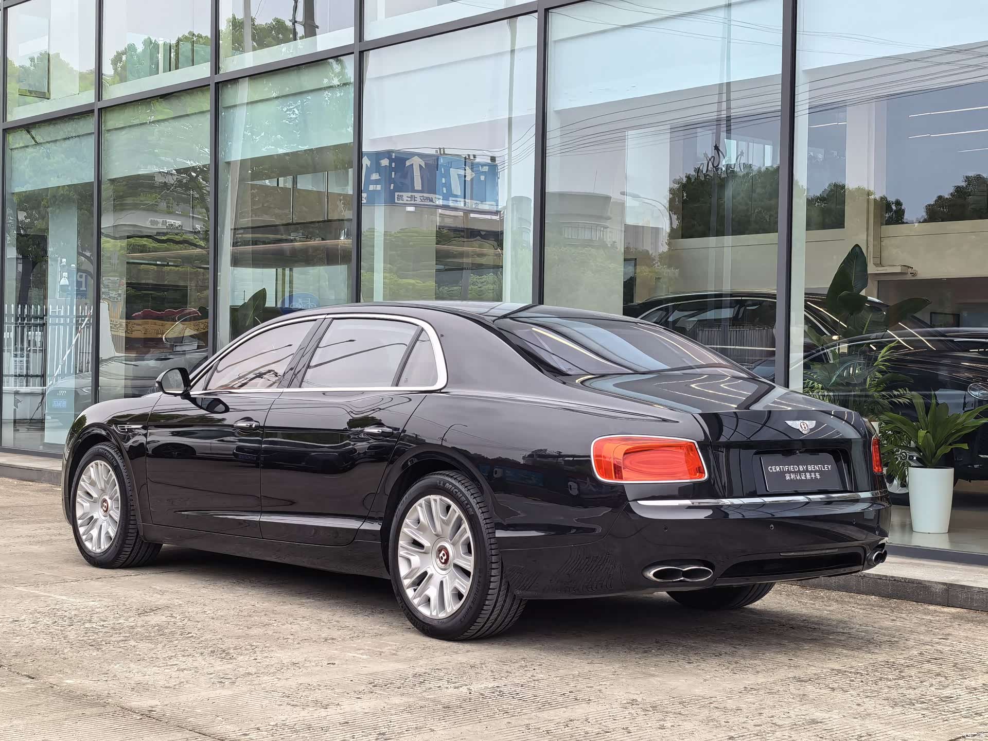 Bentley Flying Spur, 2018 4