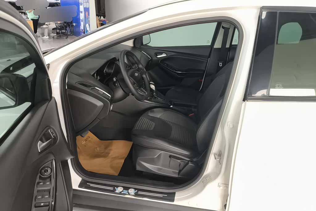 Ford Focus, 2018 9