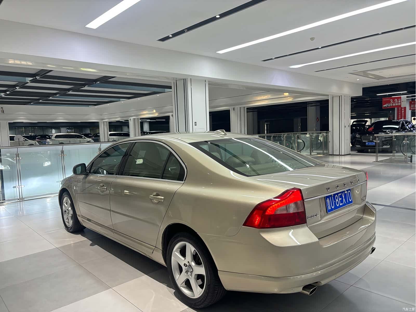 Volvo S80, 2010 4
