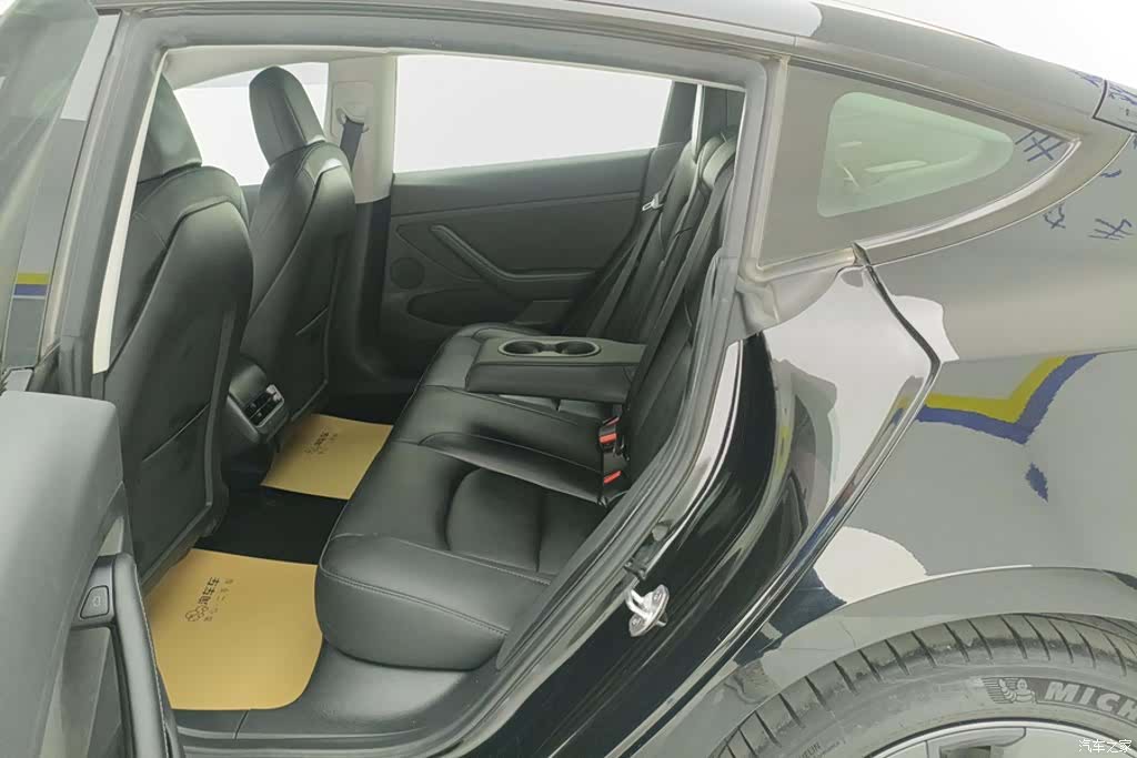 Tesla Model 3, 2022 11