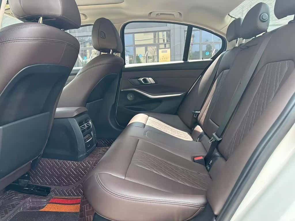 BMW 3 Series, 2022 все фото
