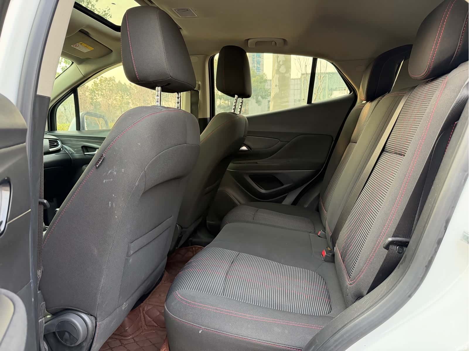 Buick Encore, 2019 10
